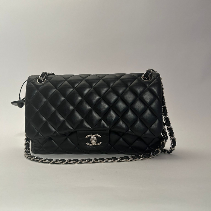 CHANEL DOUBLE FLAP JUMBO BAG