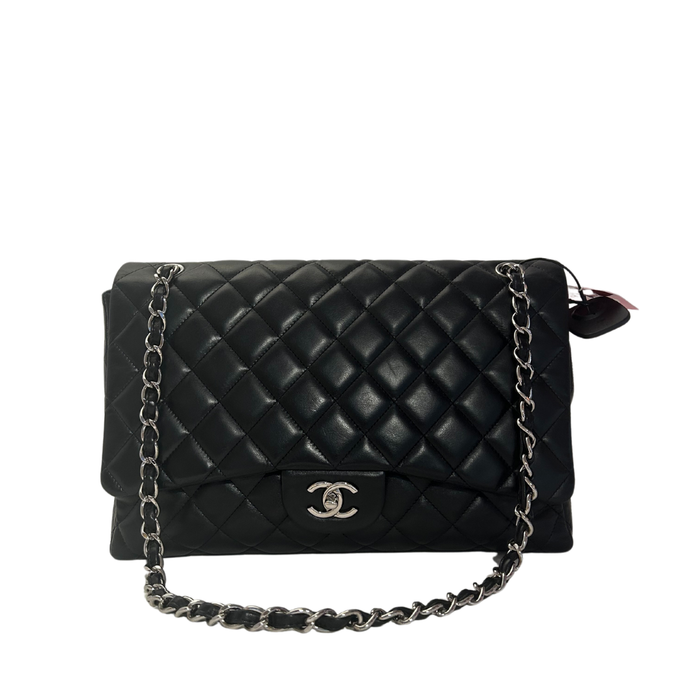 Chanel classic Maxi Jumbo