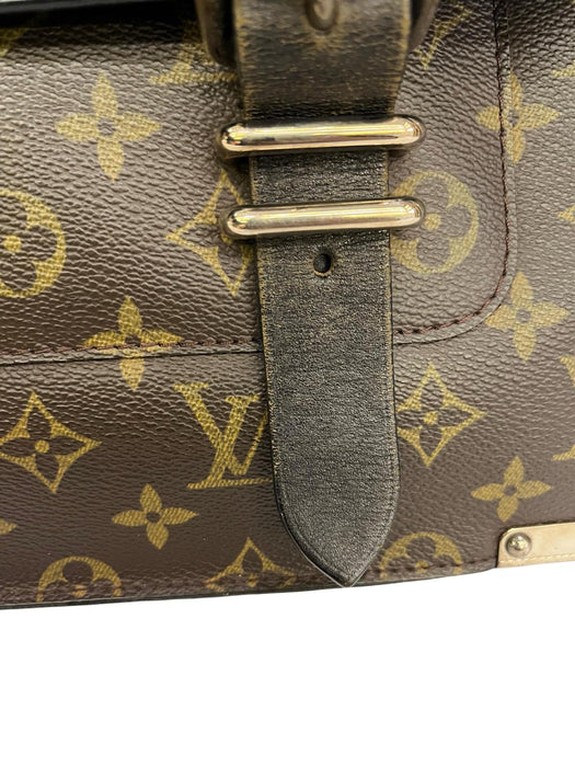 LV TRUNK MONOGRAM DOCUMENT PRE-LOVED