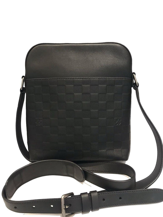 LV DISTRICT POCHETTE PM ONYX DAMIER INFINITE PRW PRE-LOVED